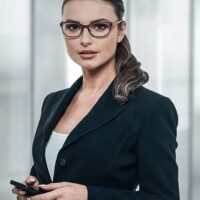 Анна Аронова